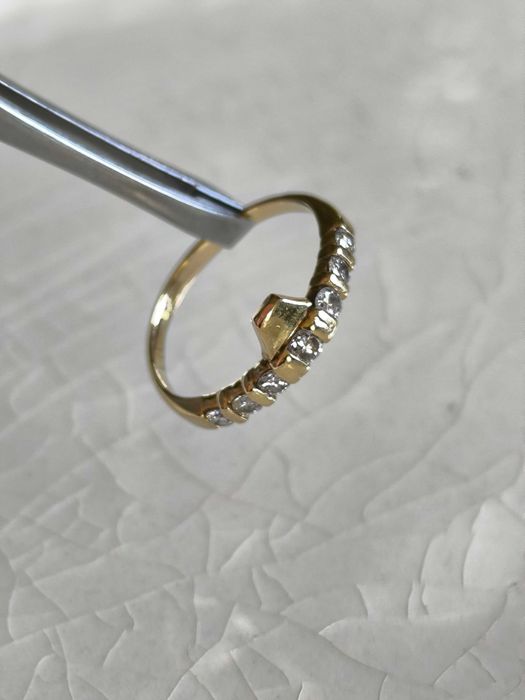 Pierścionek/obrączka z brylantami 0,25 CT / certyfikat