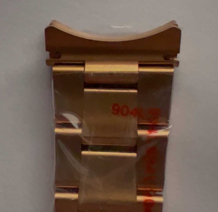 Bransoleta do zegarka Rolex Oyster wykonana jest ze stali 904L
