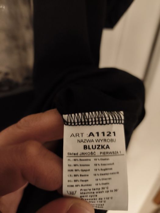 Sprzedam bluzkę damską rozmiar Xl.