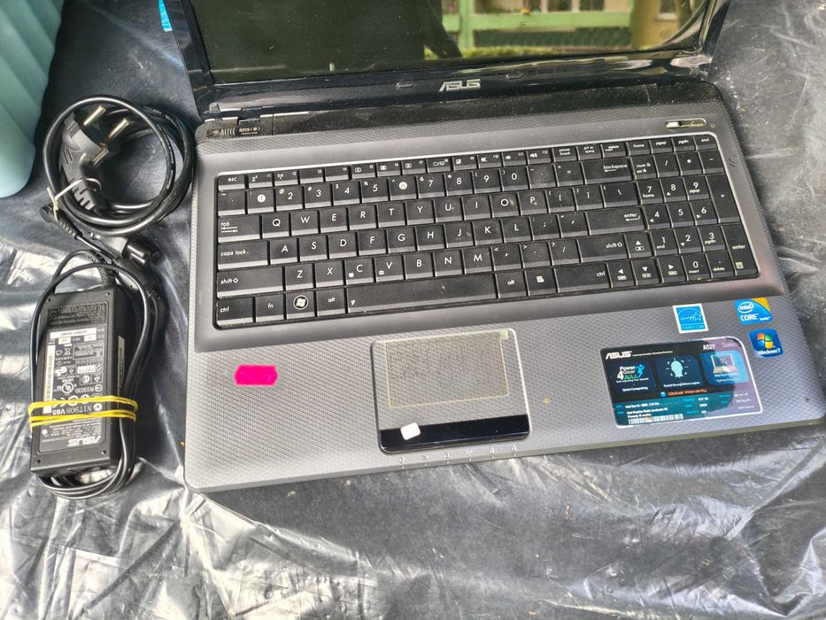 Laptop Asus A52F  z systemem Linux Mint
