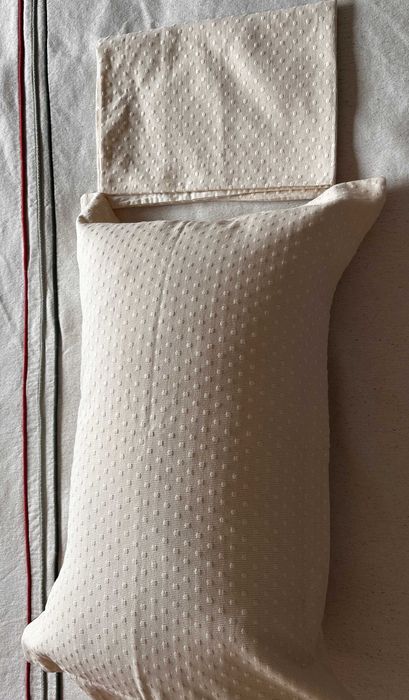 conjunto de almofadas e fronhas64752400771074123