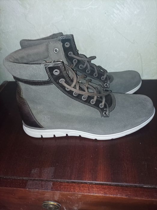 Чоловіче взуття Timberland.