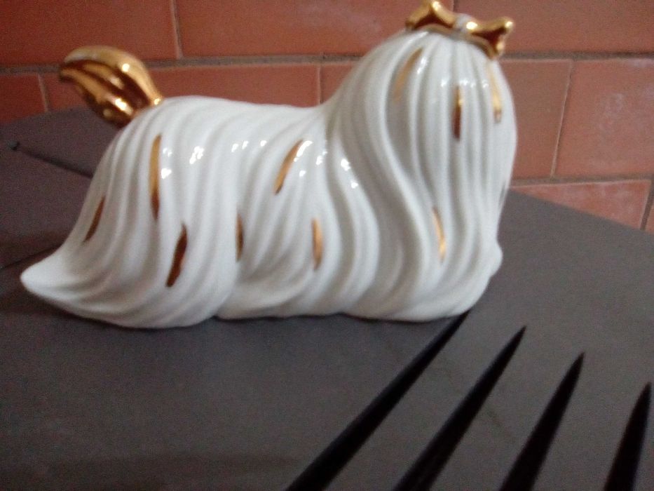 Cãozinho porcelanas Capodimont e cristais Swaroski em perfeito estado
