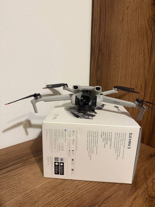 Dron DJI Mini 3 Fly More Combo (DJI RC)