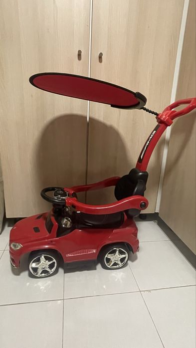 Carrinho Vermelho de empurrar mercedes Amg