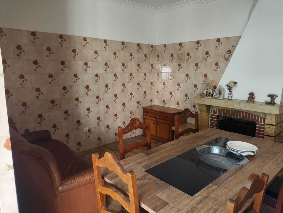 Apartamento T2 Venteira (Possibilidade de sala transformada em quarto)