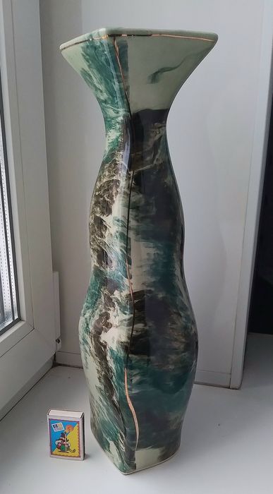 Керамічна ваза. Мадра.