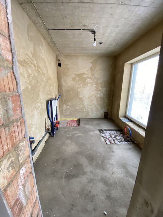 (Роша) Продаж останього тауну з міськими комунікаціями