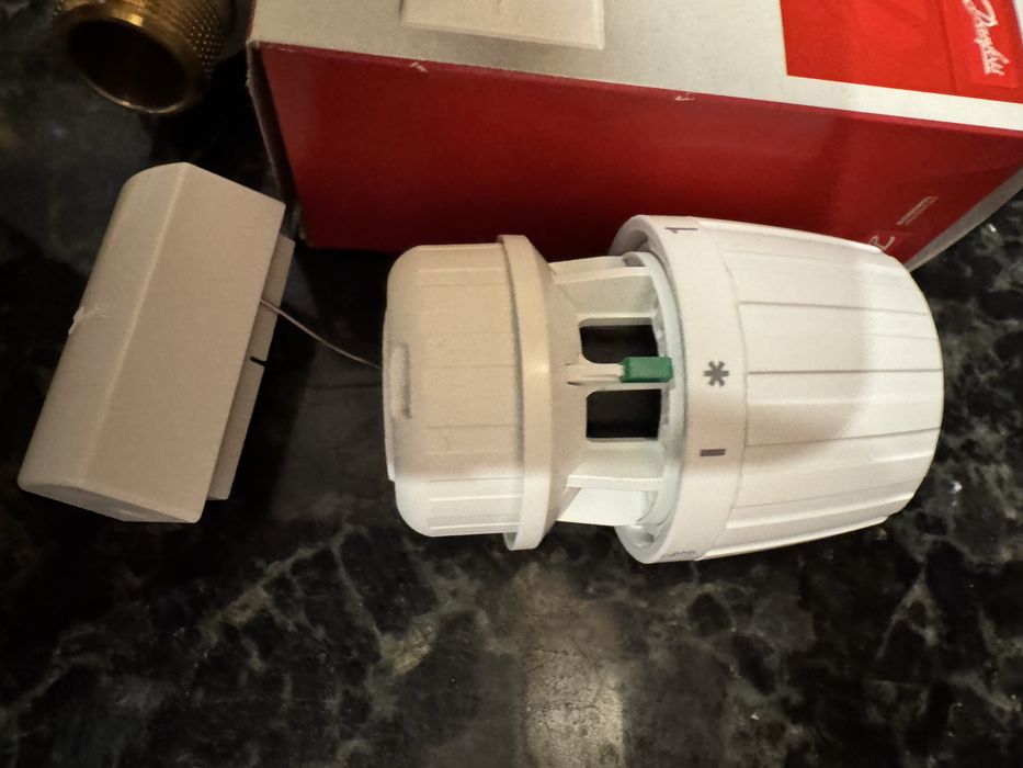 Продам Danfoss - кран та термостатична головка.