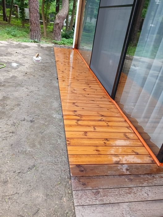 Montaż ogrodzeń panelowych drewnia, renowacja tarasowównych