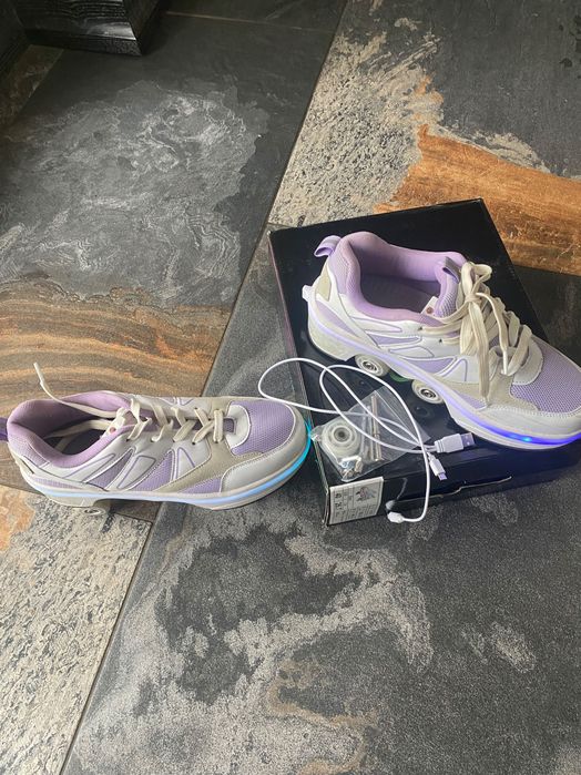 Кросівки на роликах. Розмір 40