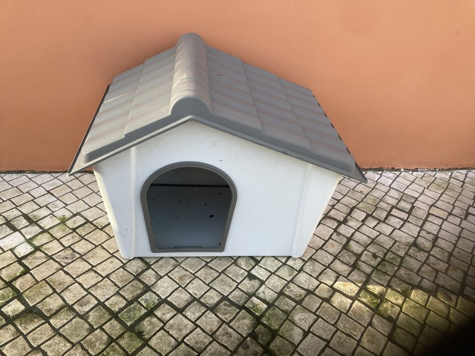 Casota para cão de meio porte como nova