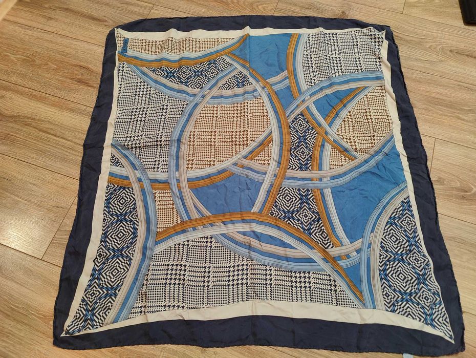 Продам шовковий платок Armine silk