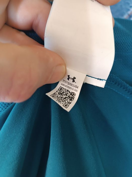 Жіноча куртка M  Under Armour, легка, синя, вітровка HeatGear для бігу