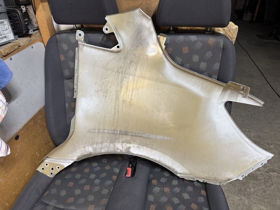 Крило ліве Mercedes Sprinter 907 910