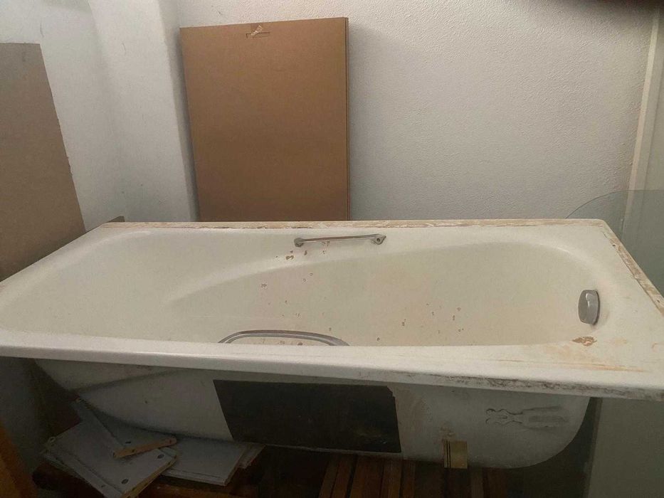 banheira roca com resguardo