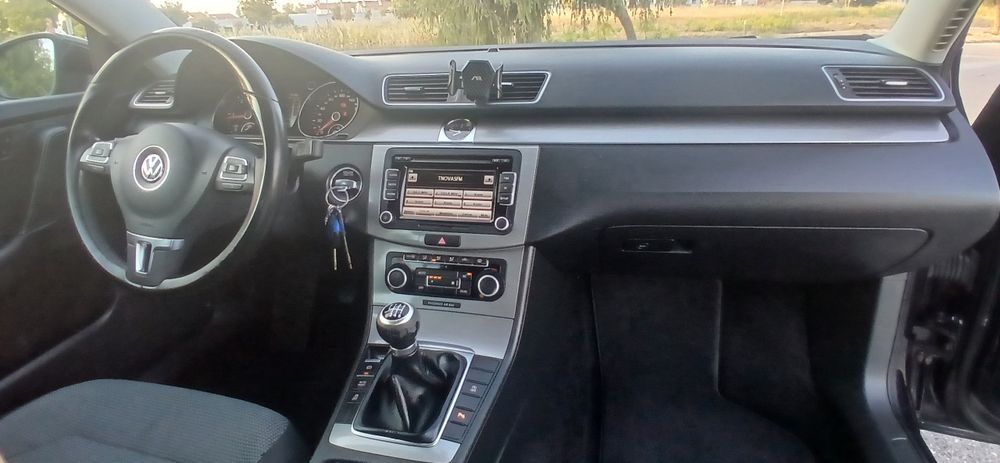 Volkswagen passat variant 1.6tdi 2012 com 150000km  aceito retomas