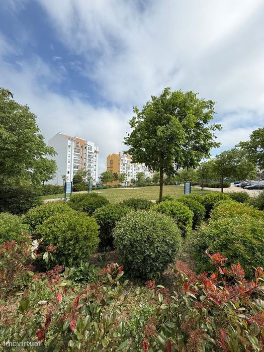 Fantástico Apartamento T2 Totalmente Remodelado com Parqueamento