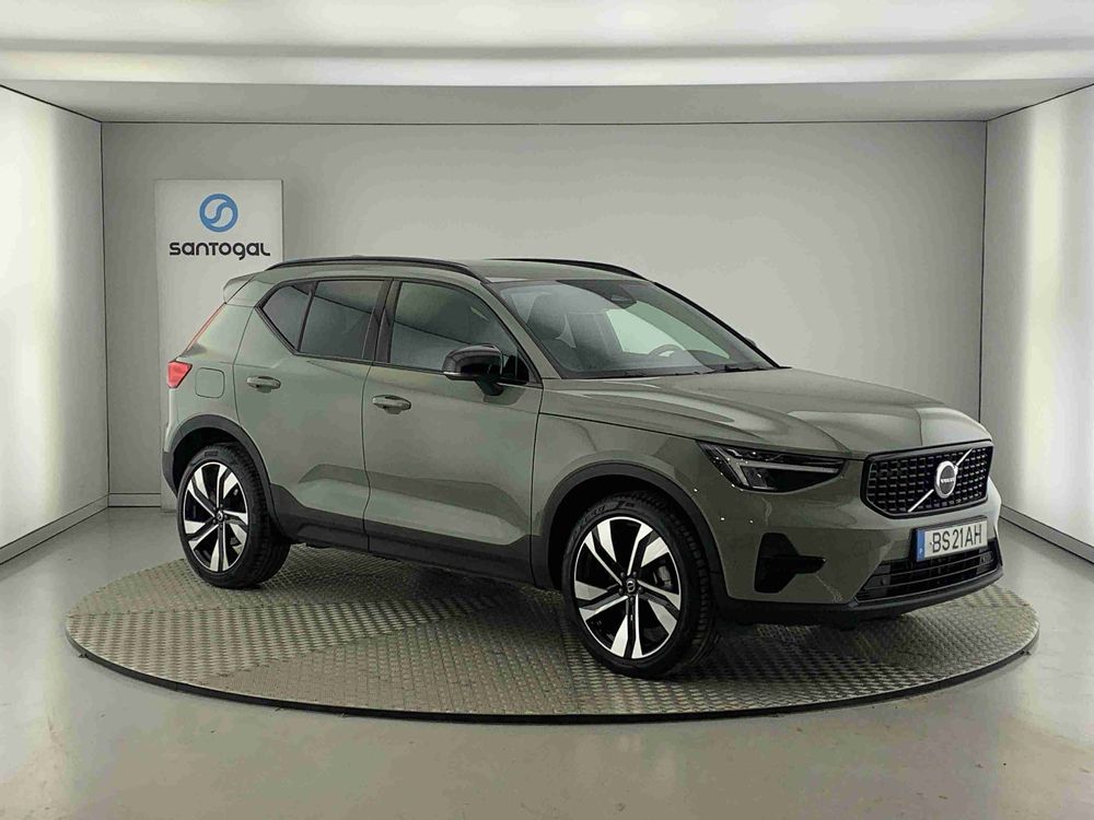 Volvo XC 40 2.0 B3 Plus Dark