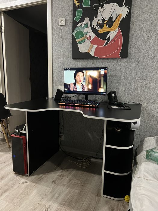 Компьютерный стол