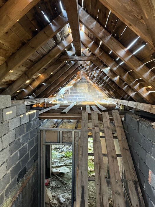 Dom stan surowy. OSIEK okolice Oświęcimia Duża działka 2454 metry.