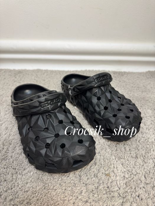 Дитячі крокси на дівчинку crocs Classic Geometric kids