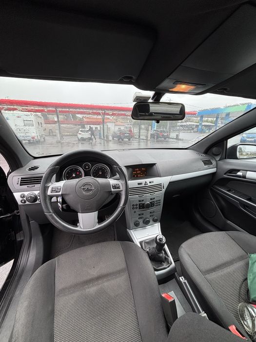 Opel astra gtc 1.3 5 lugares 2008