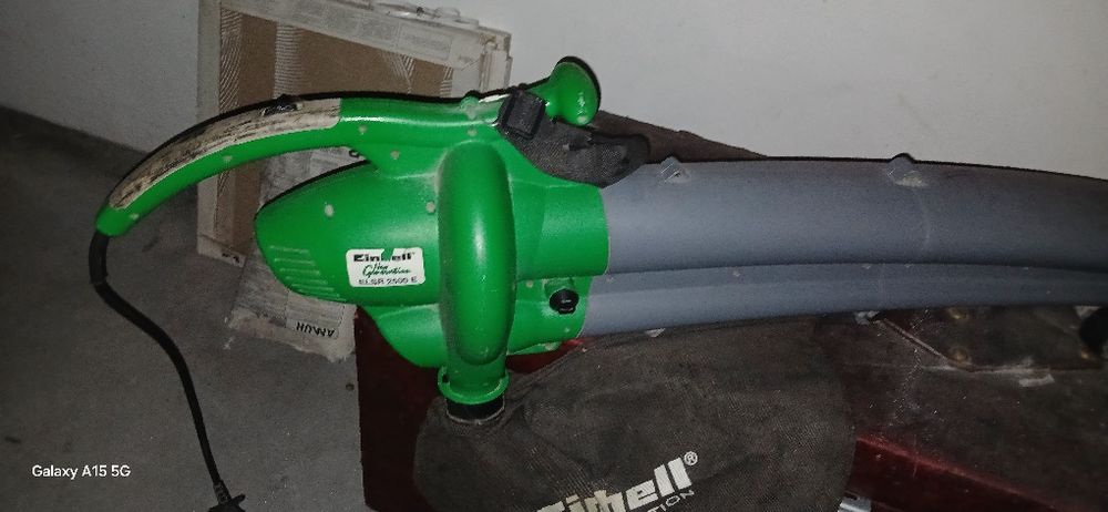 Máquina de soprar e expirar folhas