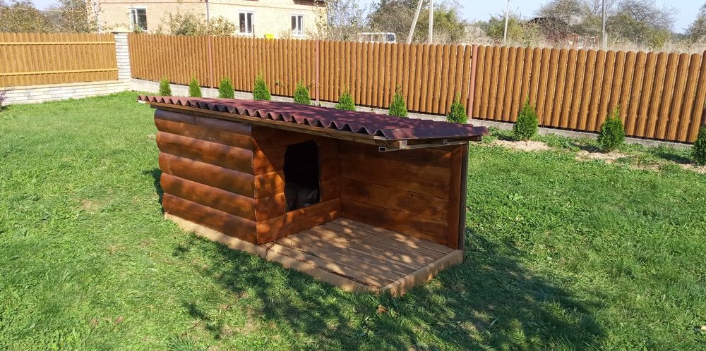 Буда велика на дубовому каркасі