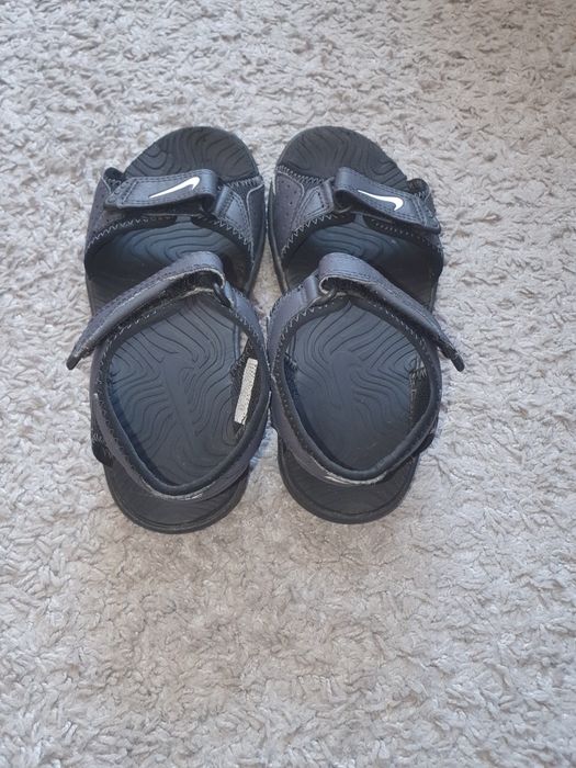 Sandały NIKE rozm. 32 długość wkl  22 cm