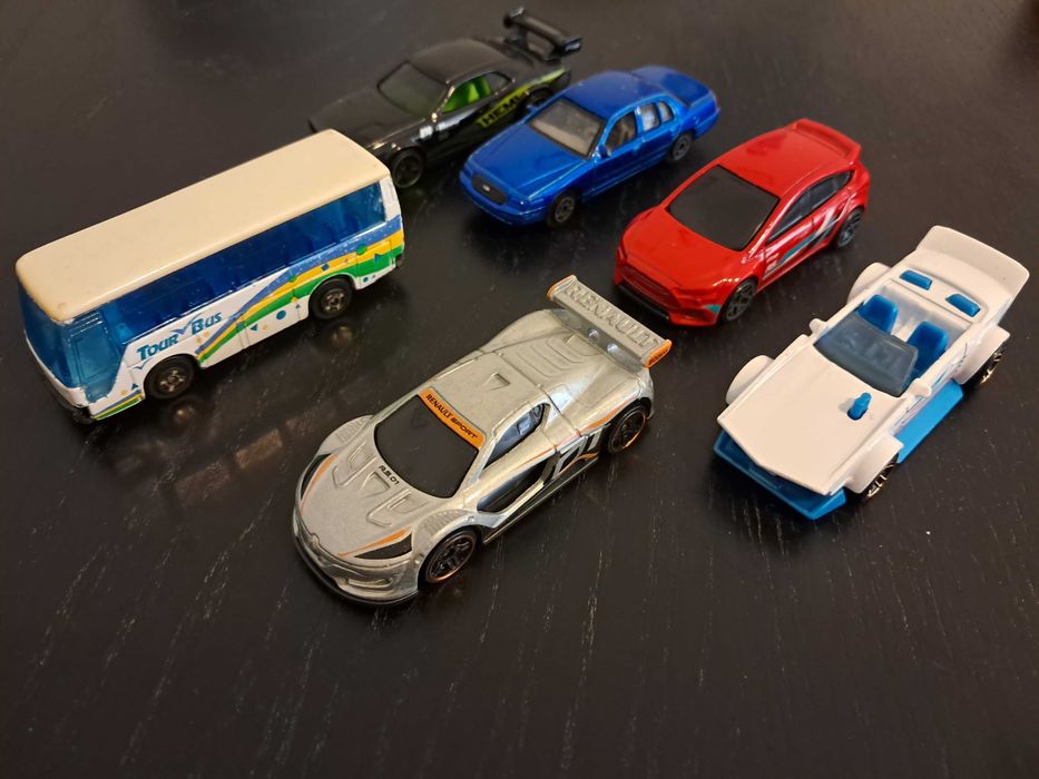 Vendo carrinhos diversos