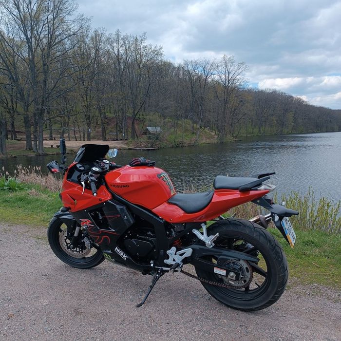 Мотоцикл Hyosung gt250r