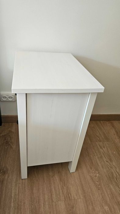 2 mesas de cabeceira IKEA