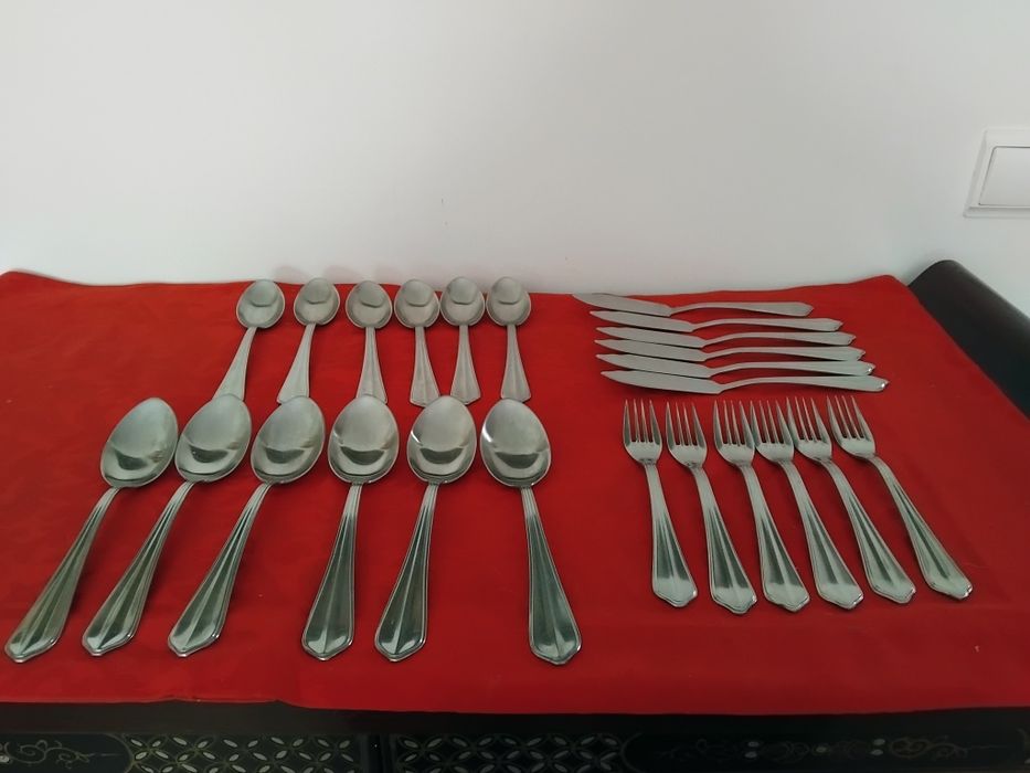 Talheres em aço inoxidável marca Cutipol