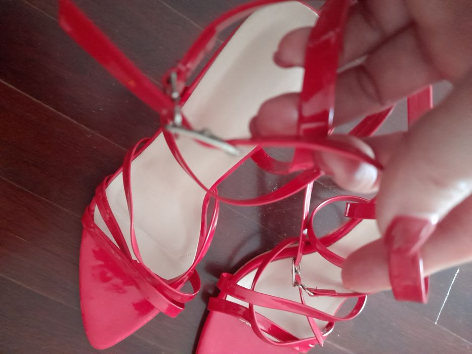 Sandálias encarnado de verniz tam.38