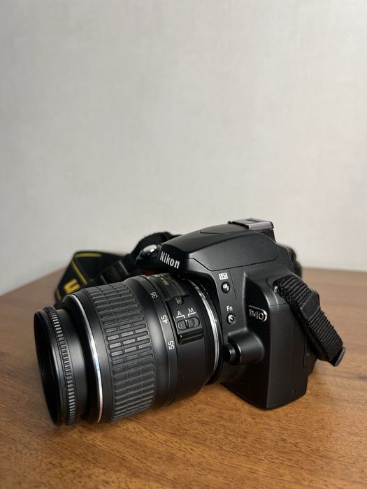 Дзеркальний фотоапарат Nikon D40