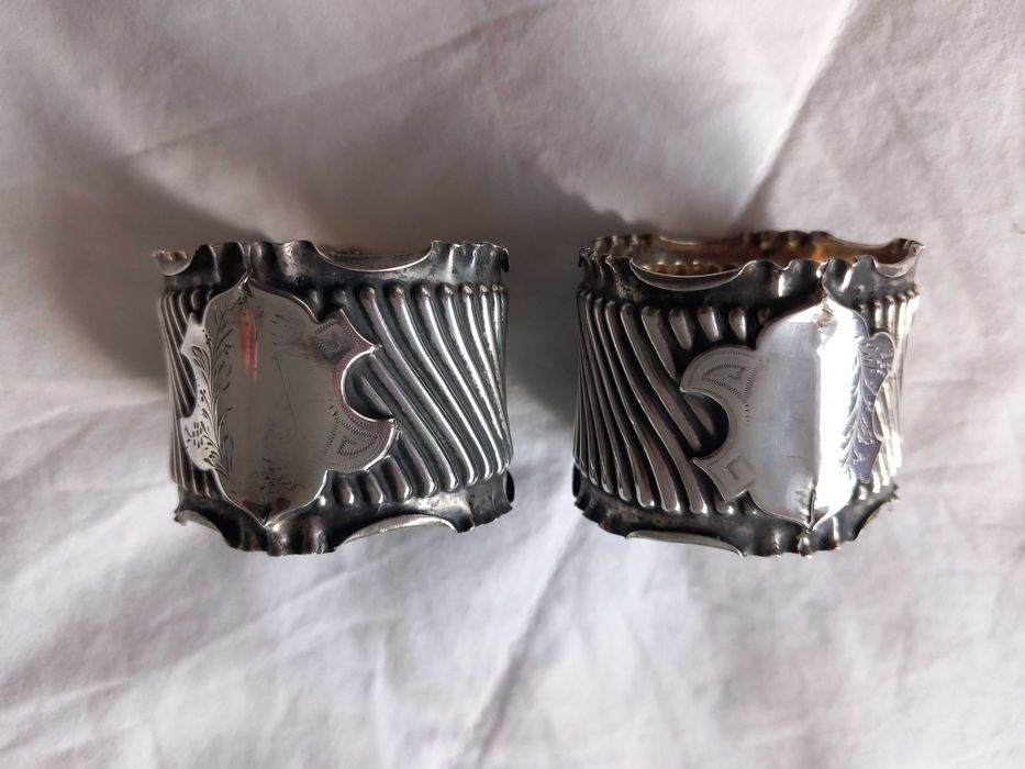 Argolas de guardanapos em prata com cerca de 120 anos
