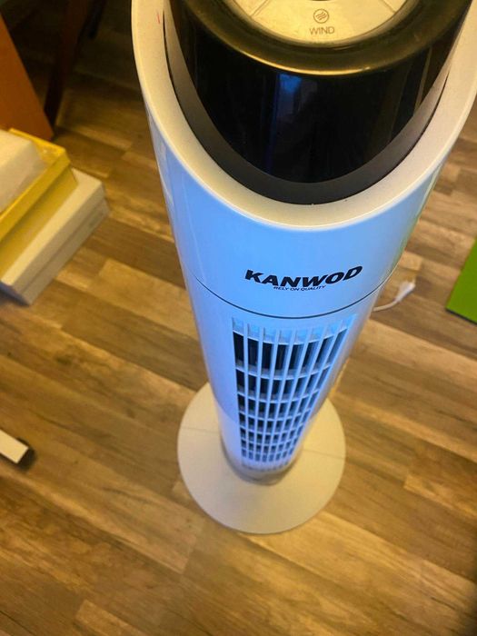 Column white fan w/ remote