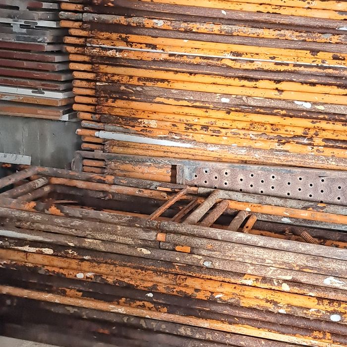 Traditional Scaffolding64729947603075124