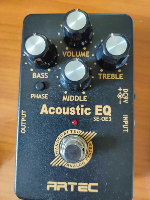 Pedal Korg DT-10 Digital Tuner / Artec SE-OE3 Acoustic EQ para Guitarra Acústica
