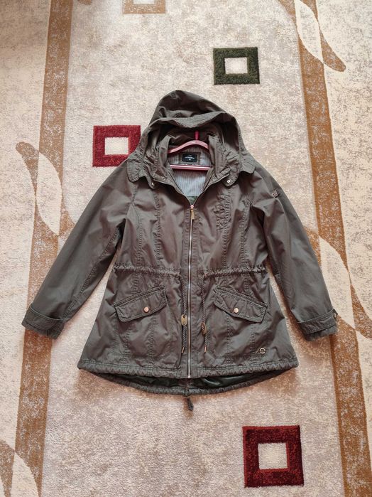 Вітрівка жіноча 52 р