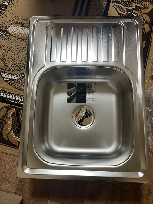 Продам кухонну мийку