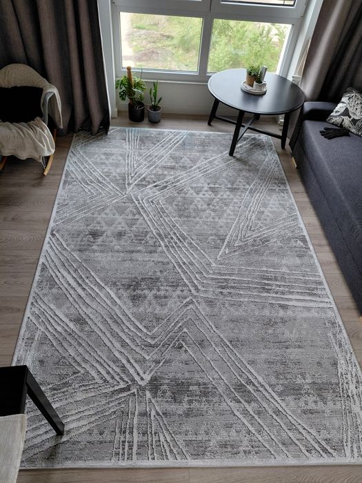 Dywan 300x200 półroczny/stan bardzo dobry