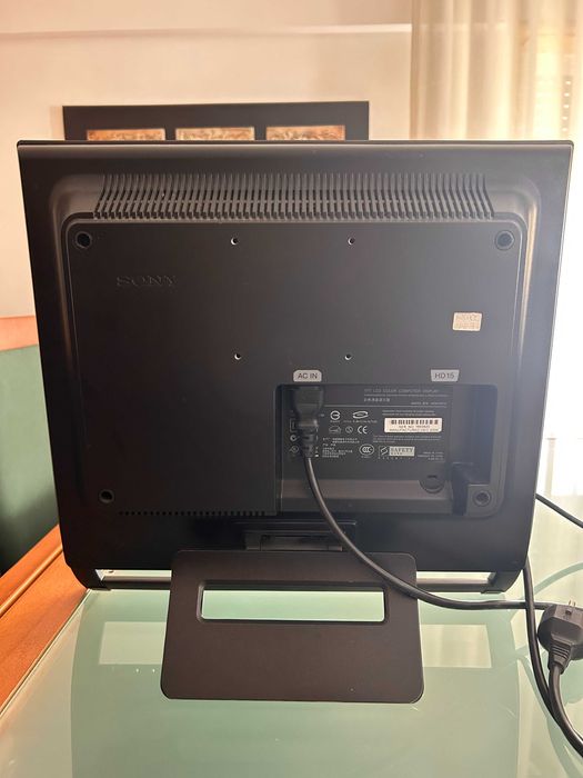 Computer monitor in excellent condition64551902475394121