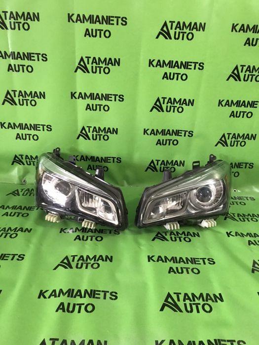 Фары на первый рестайл Инфинити QX80 простые и адаптивные США и Европа