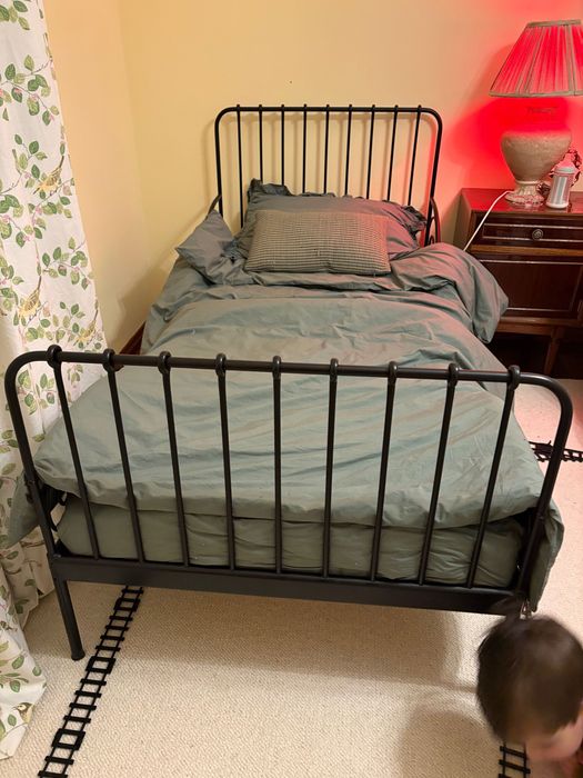 Cama extensível de ferro Ikea