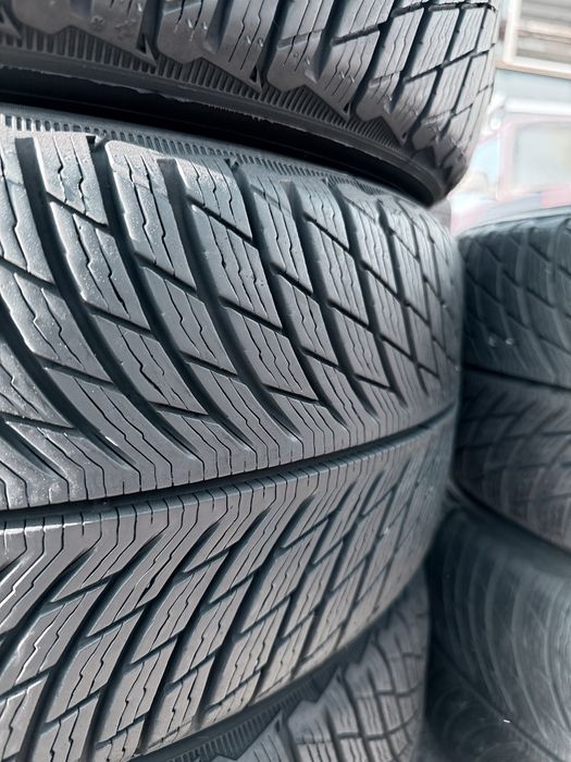 235 50 19 Michelin Pilot Alpin 5 90% Шини Зима