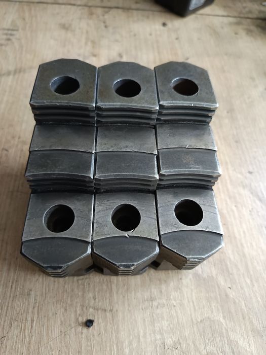 Szczęki do uchwytu 400 prawe lewe dzielone skok 11 / 12 szer 36 mm