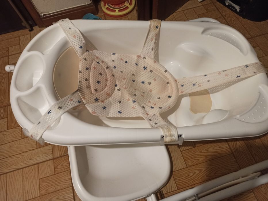 Banheira de bebe com suporte