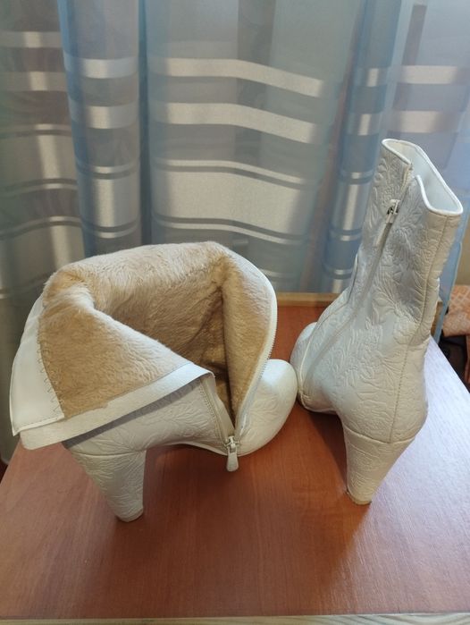 Продам сапожки весна осінь.